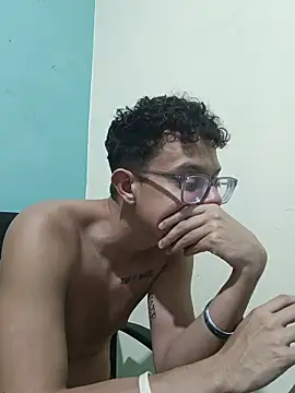 Calebchiquitoricci's cam snapshot