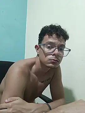 Calebchiquitoricci's cam snapshot