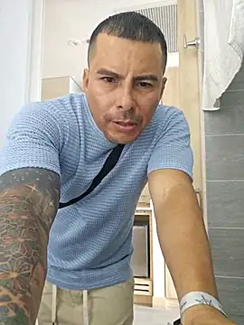 Vini_09 live sex cam