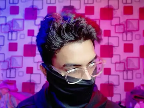 ChiseledCharm live sex cam