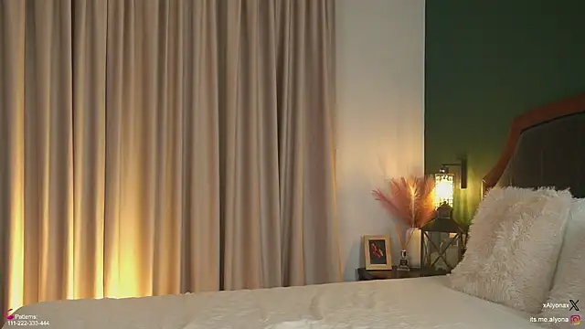 Alyonaqueen_ live sex cam