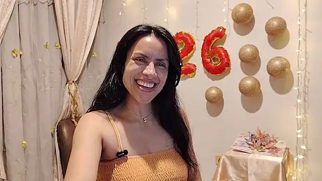 Bella_Exhibition's cam snapshot