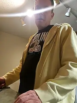 Bigtater1999 live sex cam