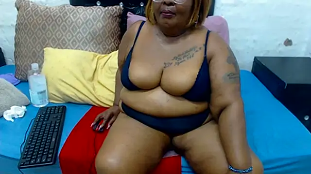 MatureMilfxxx live sex cam