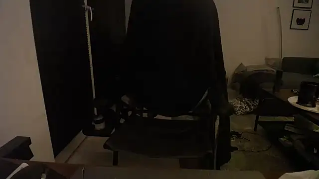 P4RtYBOII92 live sex cam