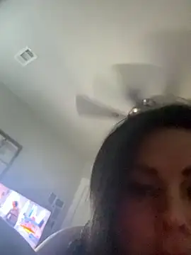 Miabelle2233 live sex cam