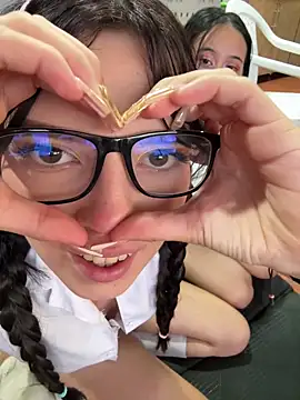 l0lita_sweet live sex cam