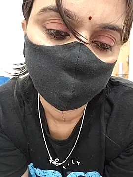 SpicyQueenX69 live sex cam