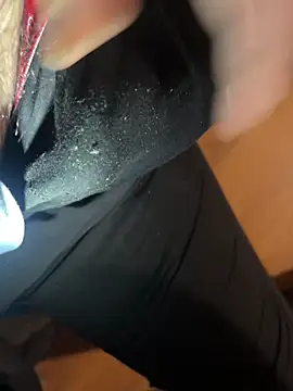 Clit_commanderr live sex cam