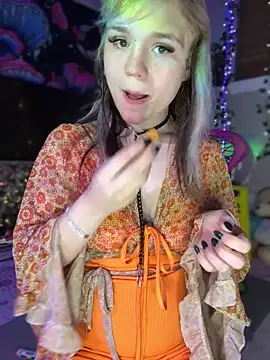 Cutiepiespanks's cam snapshot