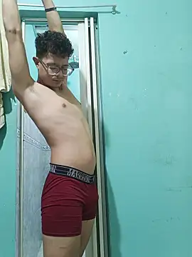 Calebchiquitoricci live sex cam