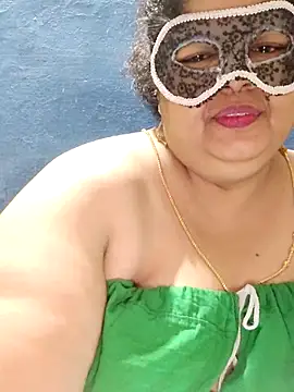 tamilthanushri live sex cam