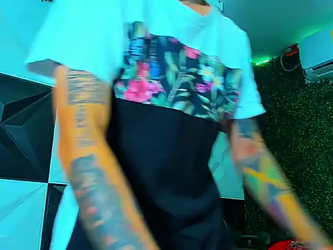 Boy_tatto77 live sex cam
