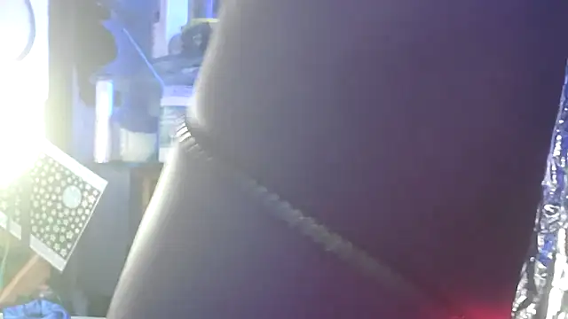 gurlnips live sex cam