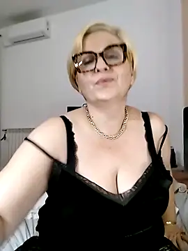 Pumabionda live sex cam