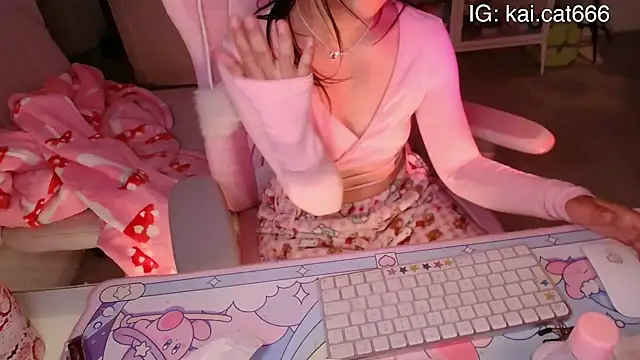 kaithra live sex cam