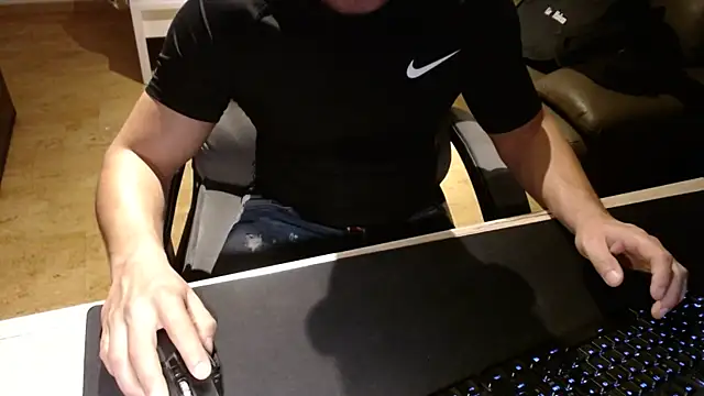 sensualman90's cam snapshot