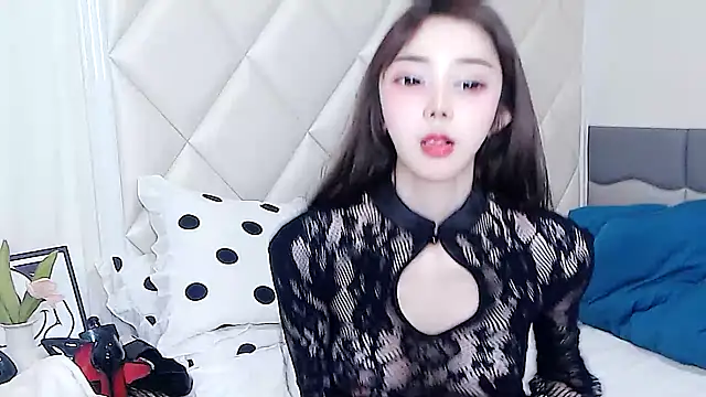 YAOYAO-2025 live sex cam