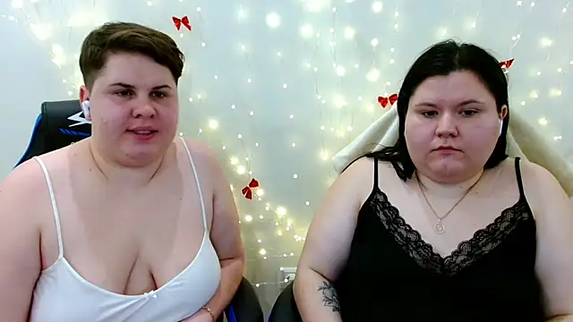 BeckyAndHellen live sex cam