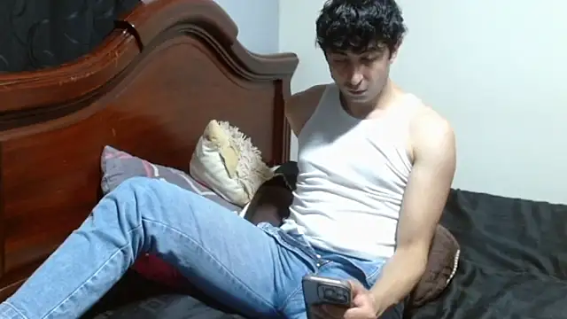 elijah_mikaelson7's cam snapshot