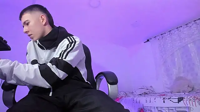 Aleck_Boy live sex cam