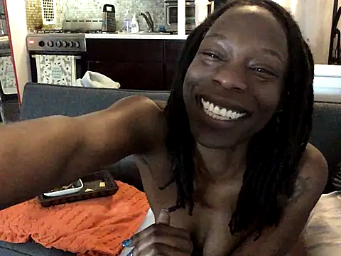 littyleesh1 live sex cam