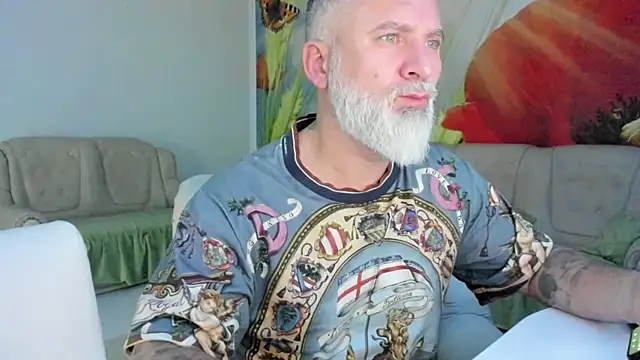 BlowMyXXL live sex cam