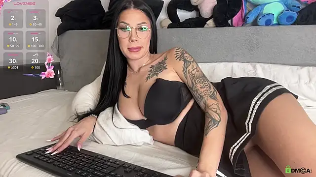 NayaVoss live sex cam