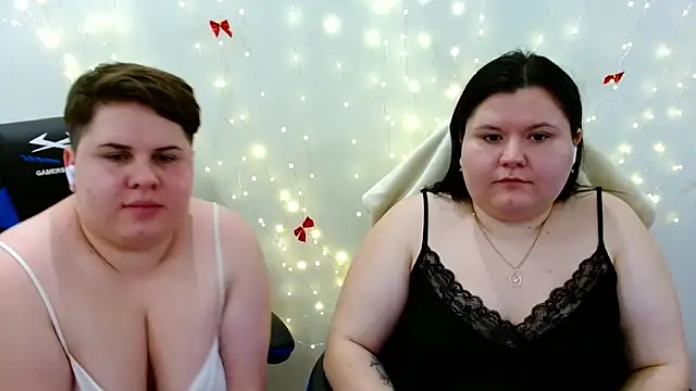 BeckyAndHellen live sex cam