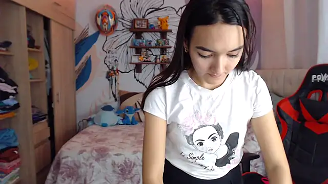 LinzyBaner's cam snapshot