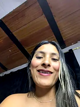 Cami_Leon2's cam snapshot