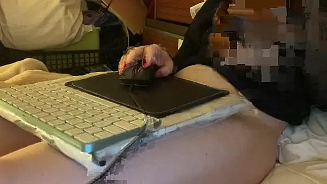 18yoteenvirgin's cam snapshot