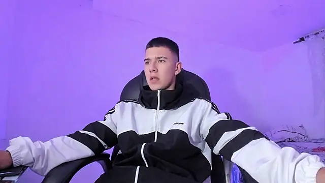 Aleck_Boy live sex cam