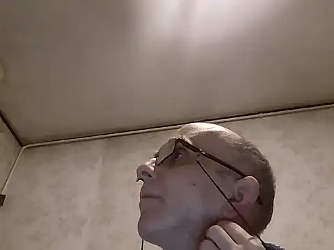 mariusica1@xh live sex cam