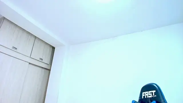 sophiax-x live sex cam