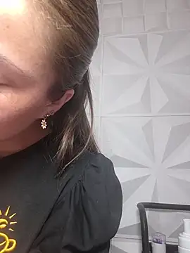 EmmaValencia_'s cam snapshot