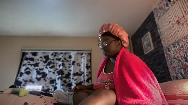 -Yagurlwest's cam snapshot