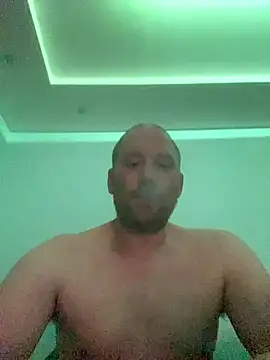 Krzysiekg123 live sex cam