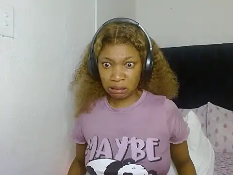 LustyBerry's cam snapshot