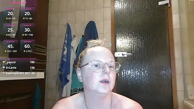 _Becca_und_Nimmersatt_'s cam snapshot