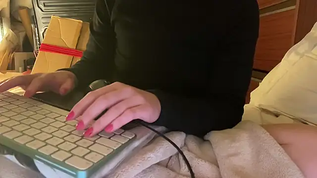 18yoteenvirgin's cam snapshot