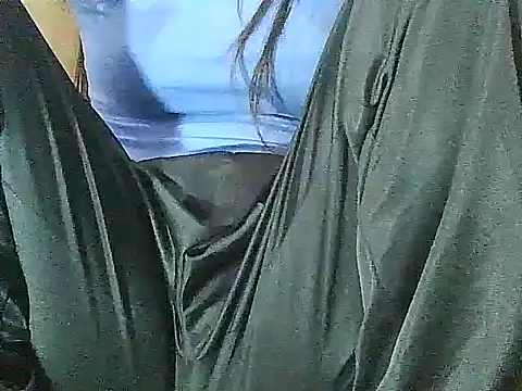 YummyPinay1893's cam snapshot