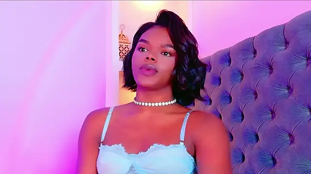 CamiEstrada live sex cam