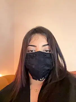 Lola-Bee's cam snapshot