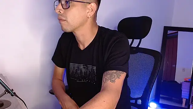 Juann-cock live sex cam