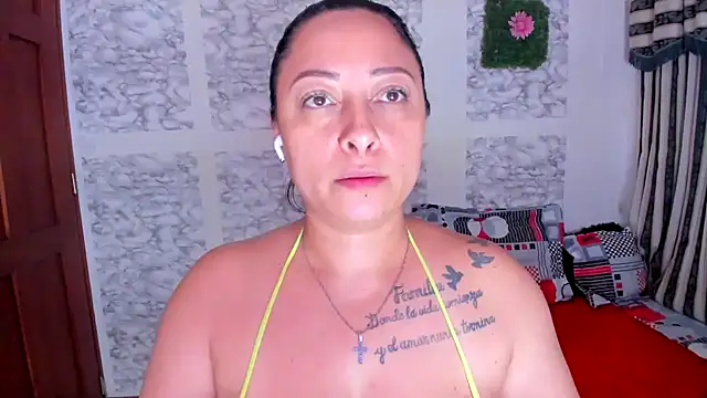 julybravo live sex cam