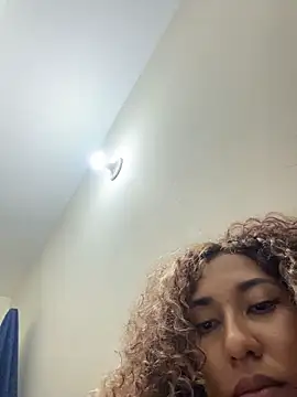 lauraltt live sex cam