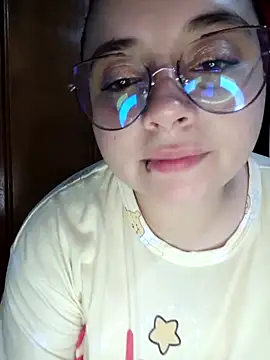 CURVY-HORNY live sex cam