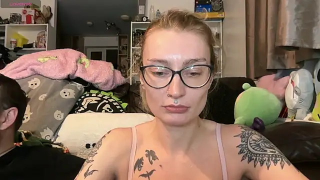 harleyblair's cam snapshot