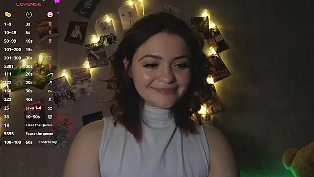 YummyTira's cam snapshot